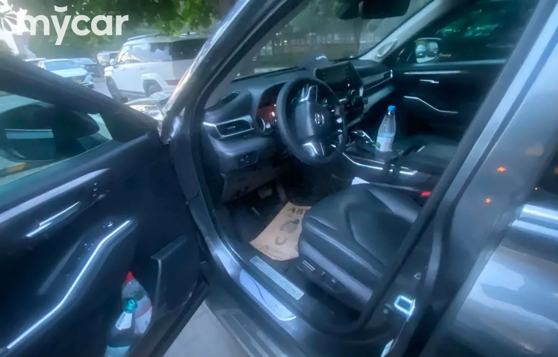 Toyota Highlander 2020