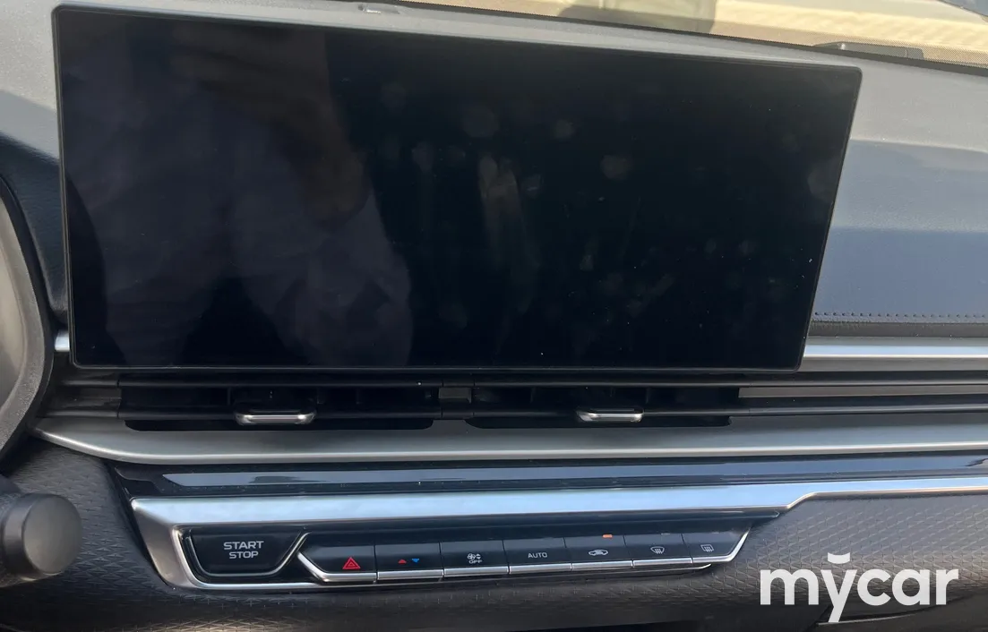 Geely Emgrand 2024