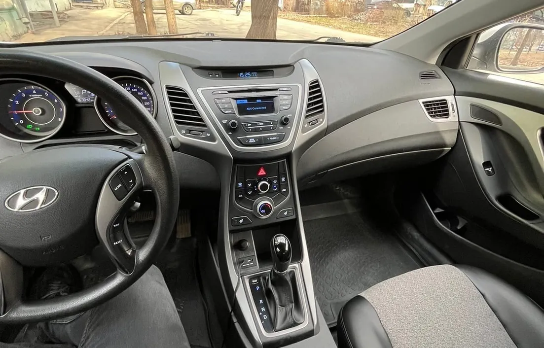 Hyundai Elantra 2013