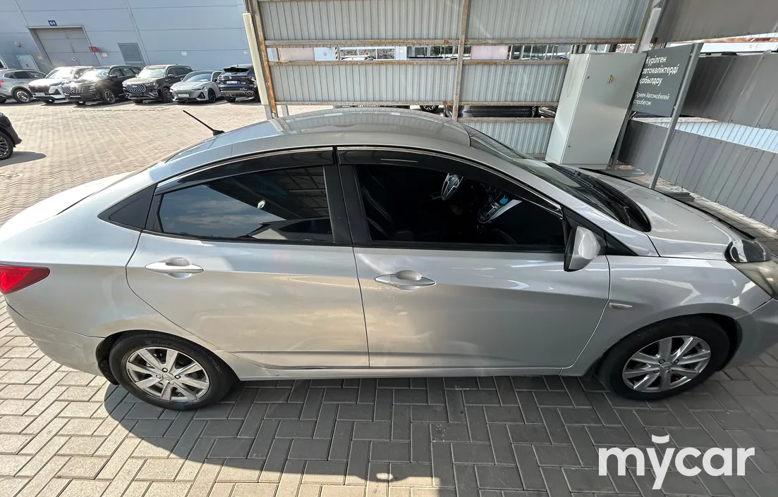 Hyundai Solaris 2011