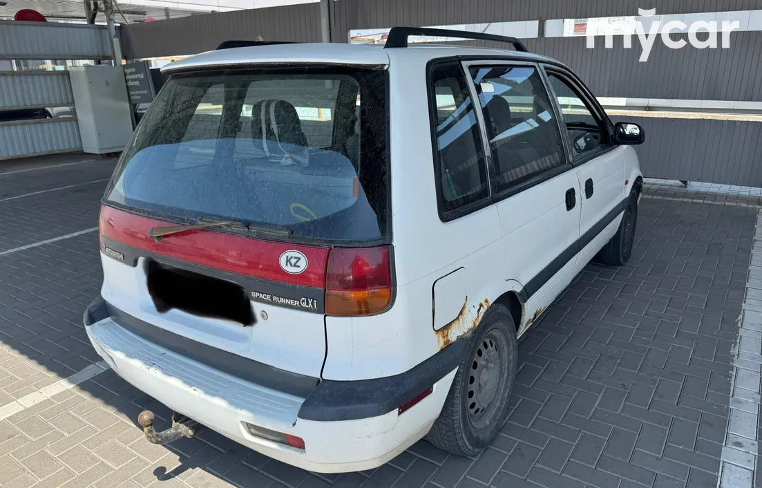Mitsubishi Space Runner 1995