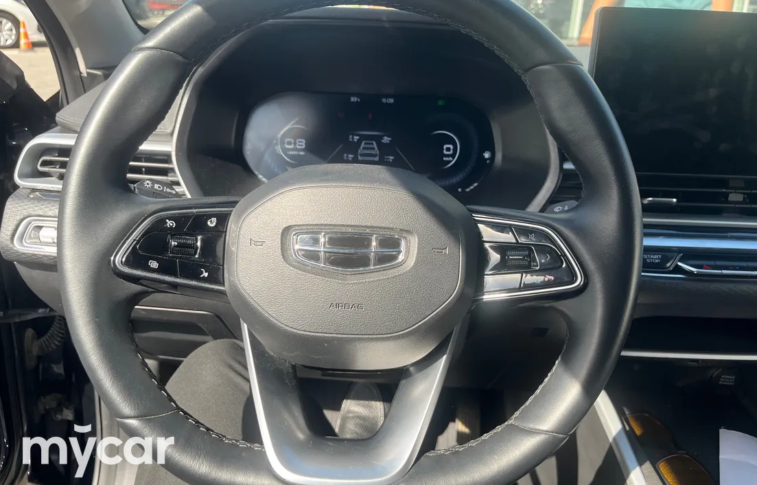 Geely Emgrand 2024