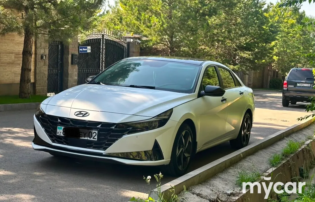 Hyundai Elantra 2023