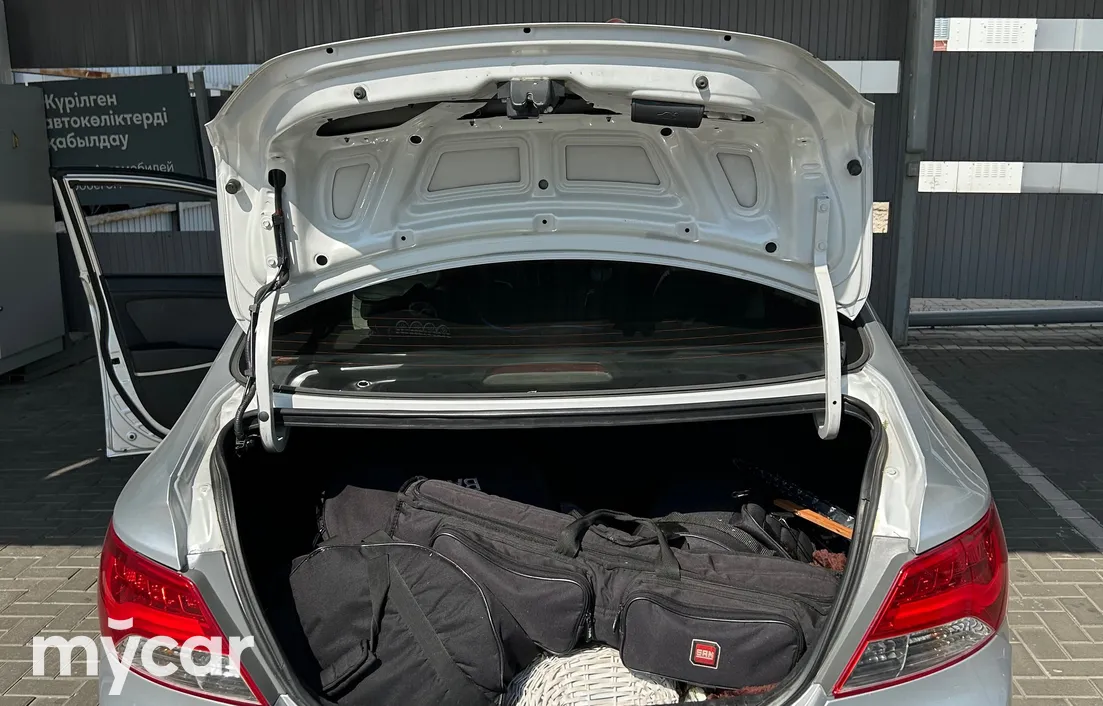 Hyundai Solaris 2011