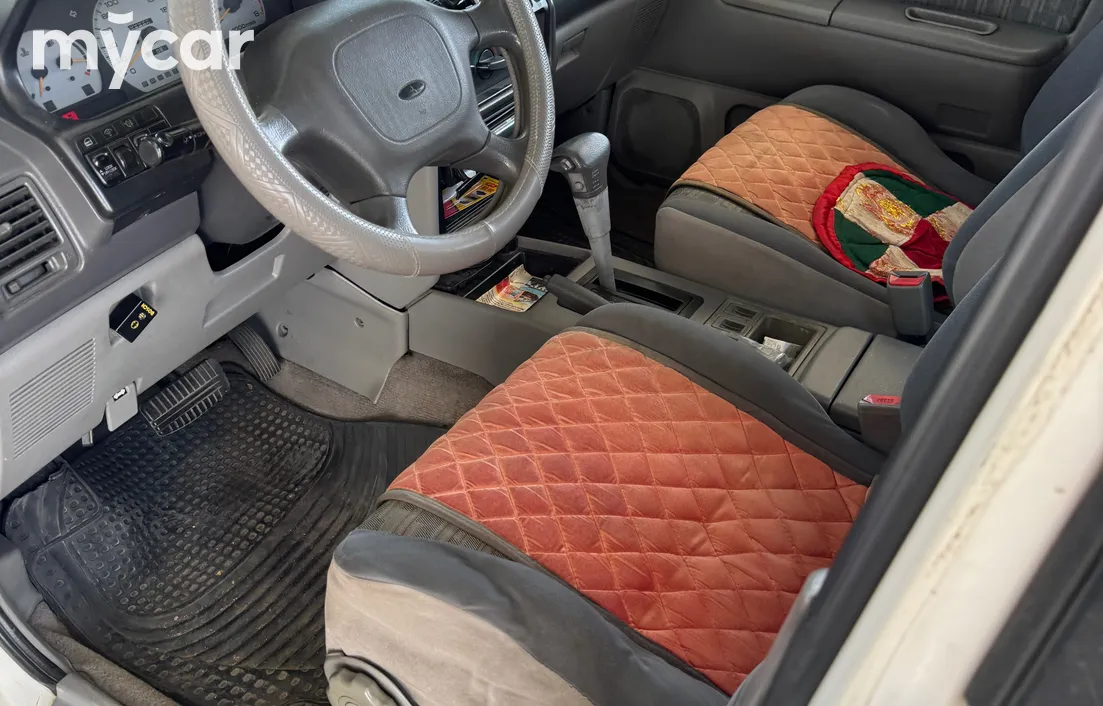 Mitsubishi Space Runner 1995