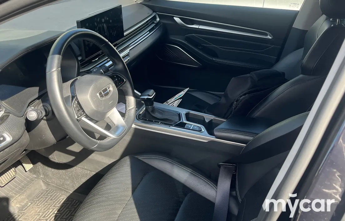 Geely Emgrand 2024
