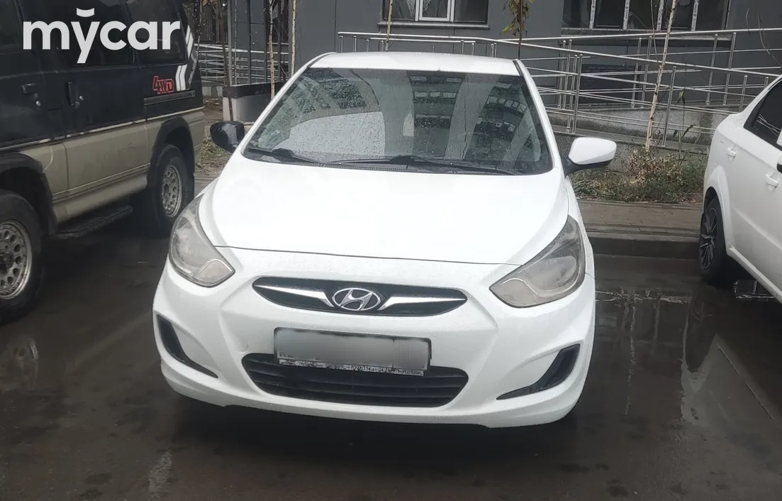Hyundai Accent 2013