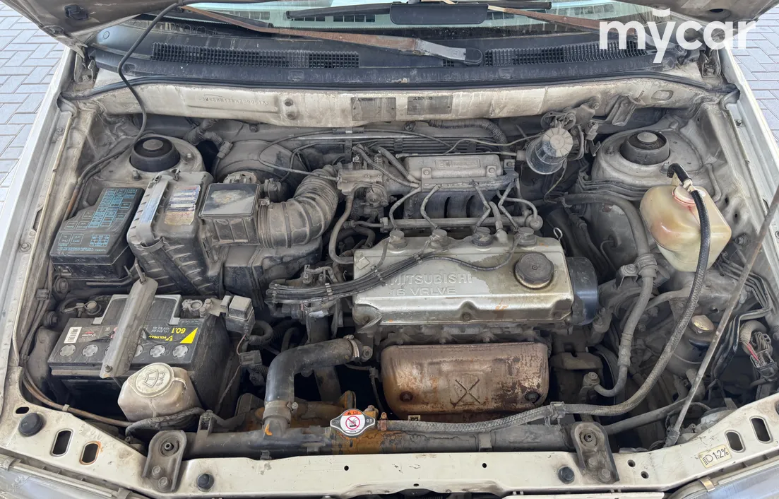Mitsubishi Space Runner 1995