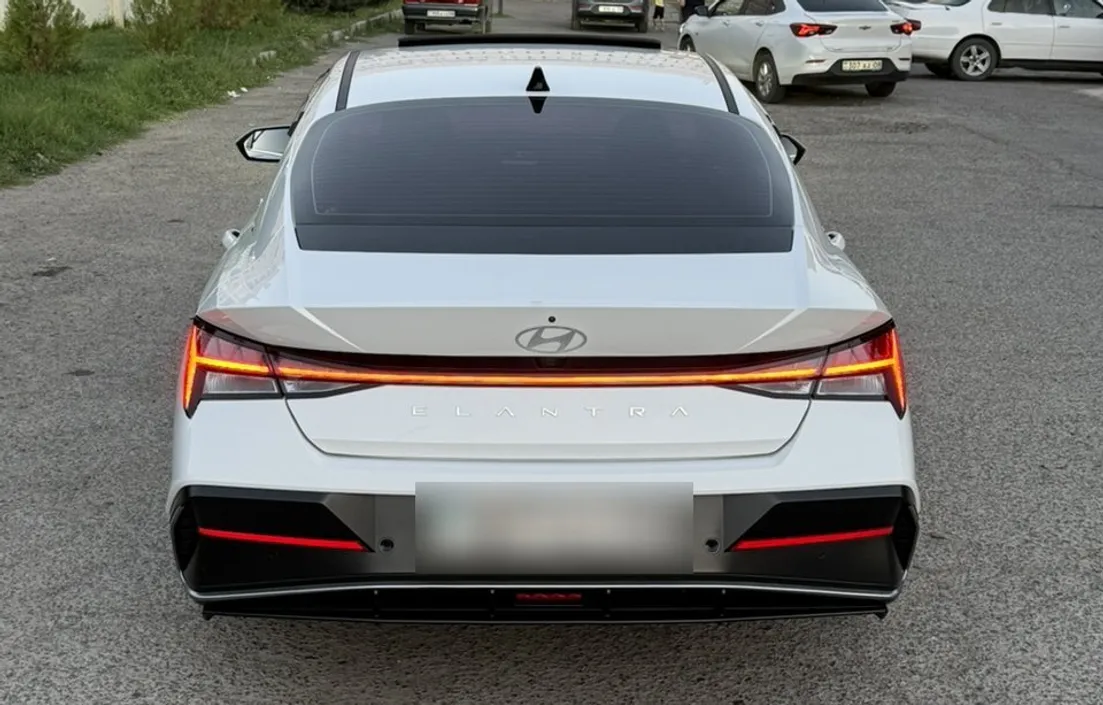 Hyundai Elantra 2024