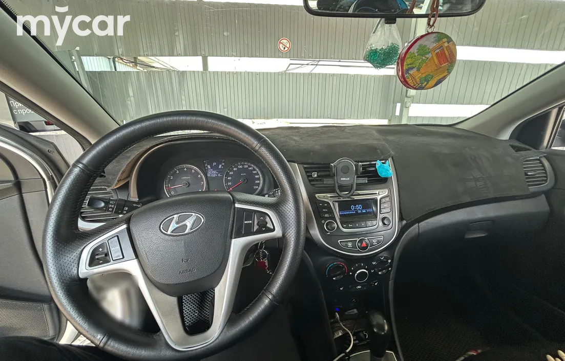 Hyundai Solaris 2011