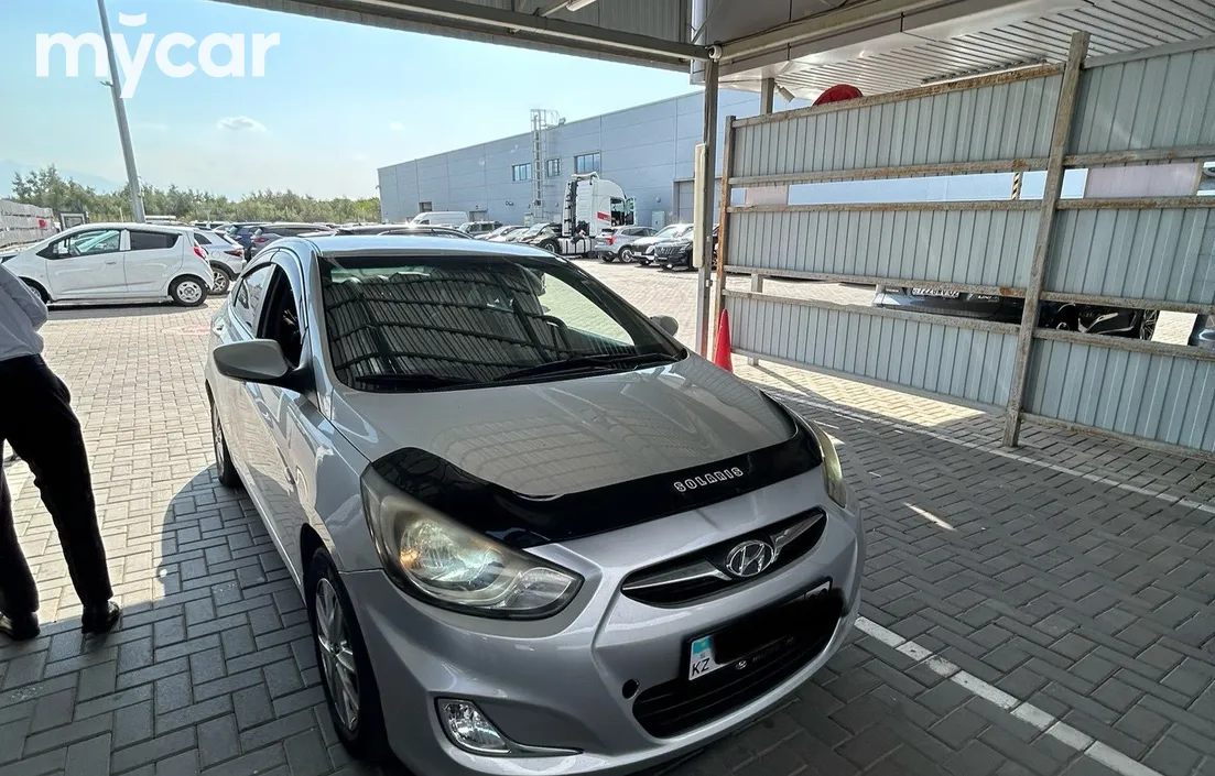 Hyundai Solaris 2011