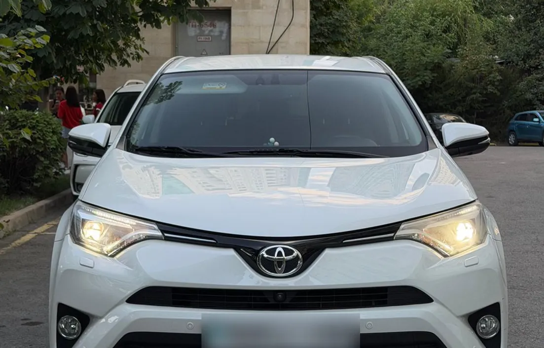 Toyota RAV4 2015