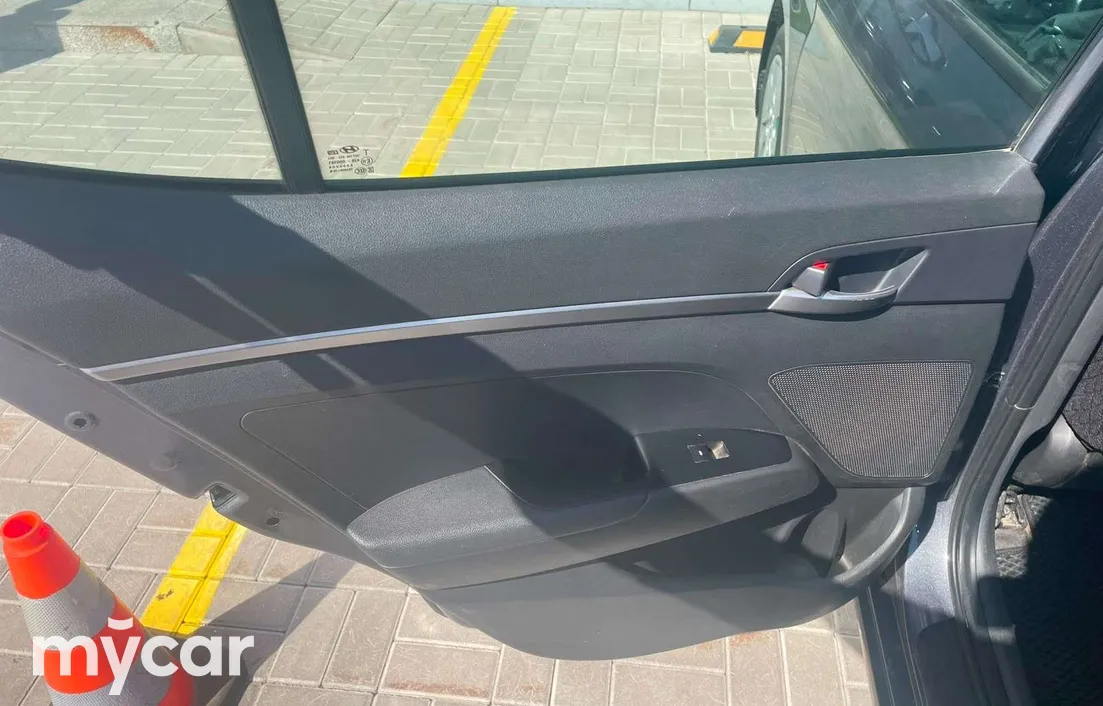 Hyundai Elantra 2020