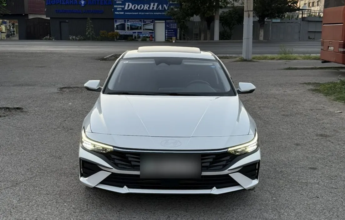 Hyundai Elantra 2024