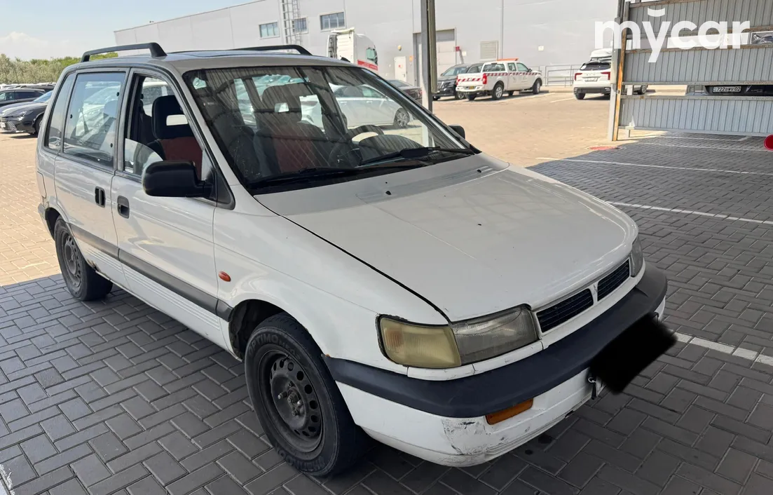Mitsubishi Space Runner 1995