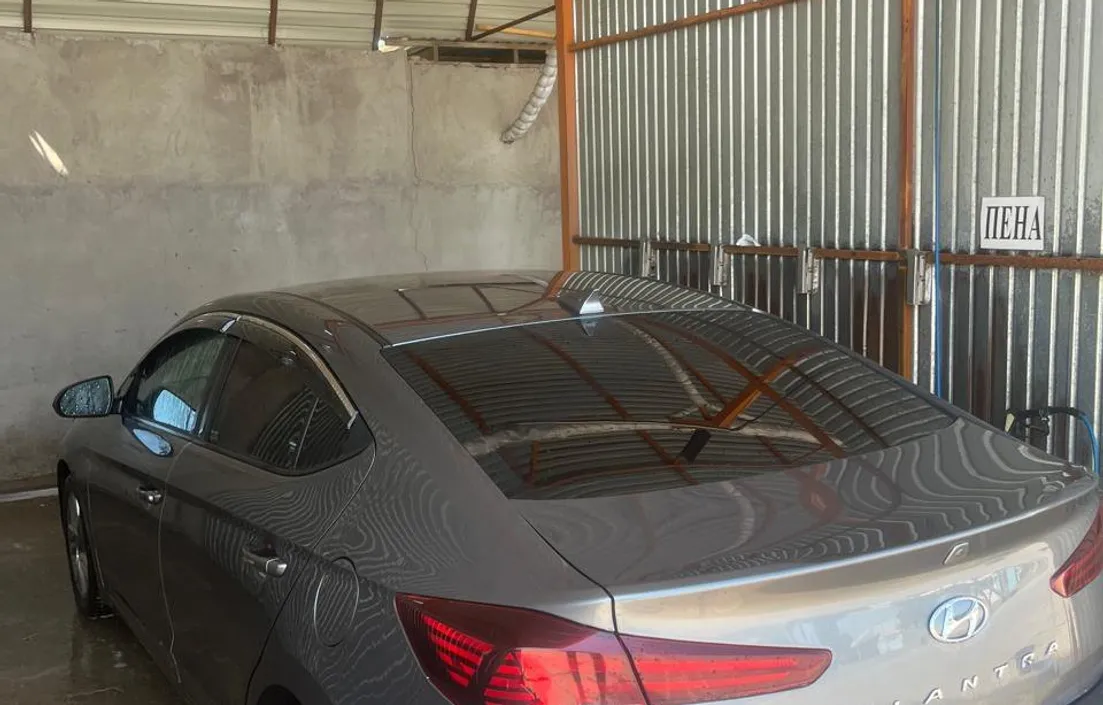 Hyundai Elantra 2018