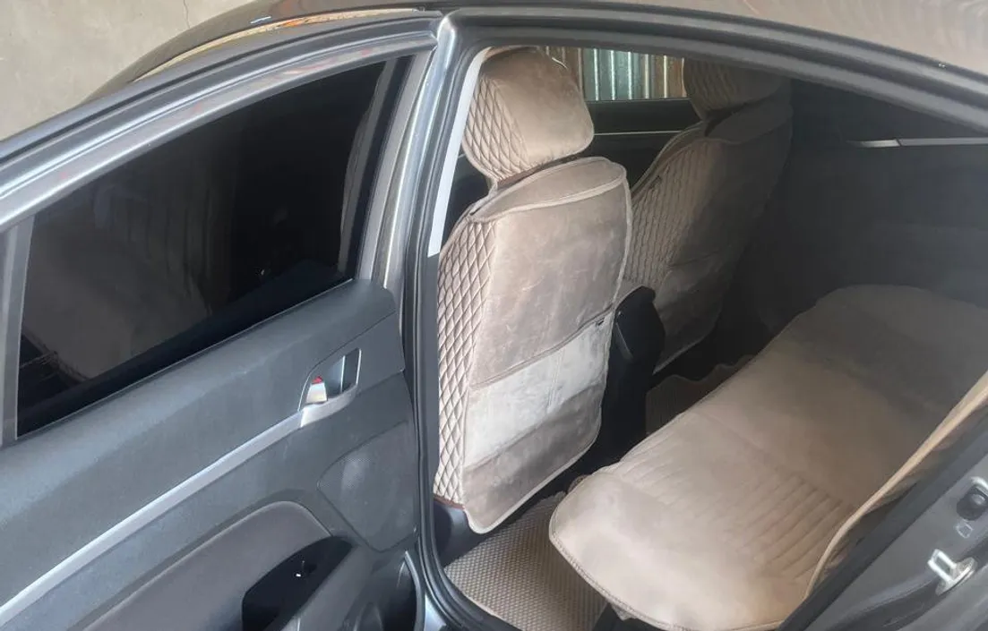 Hyundai Elantra 2018