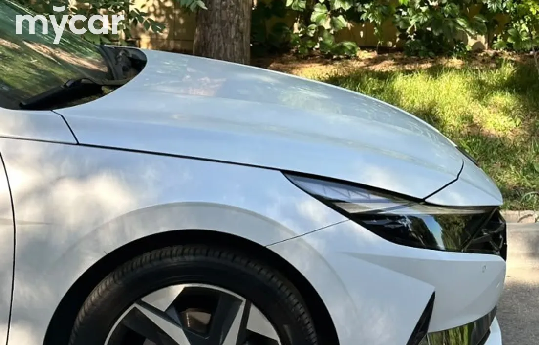 Hyundai Elantra 2023