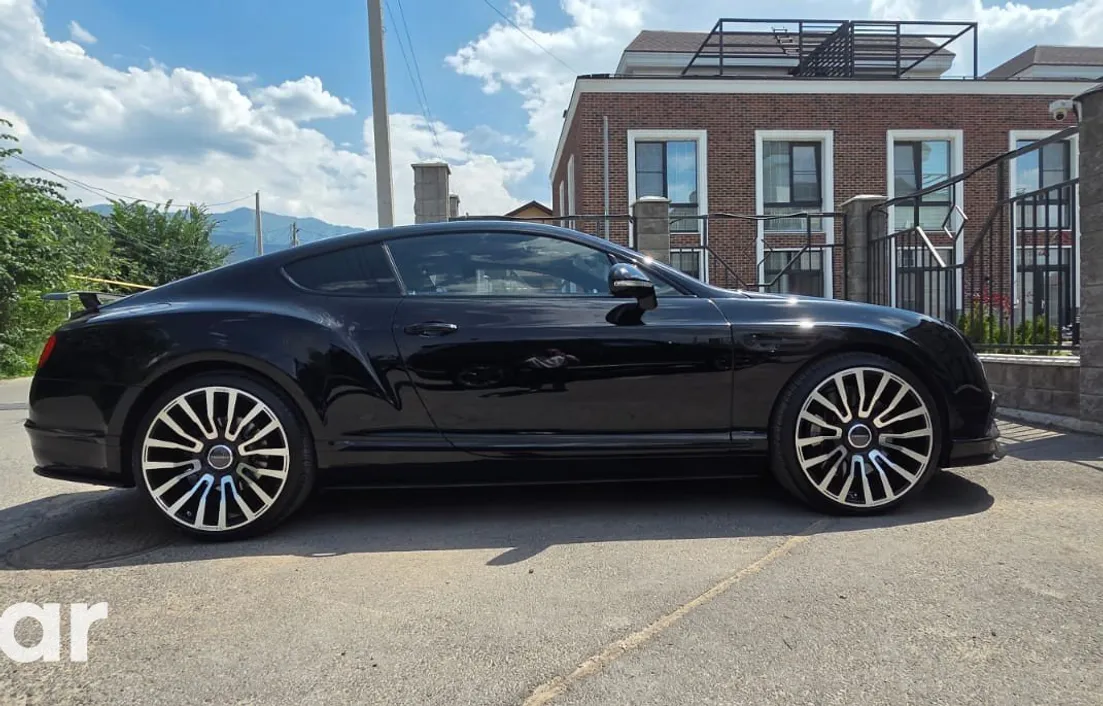 Bentley Continental GT 2011