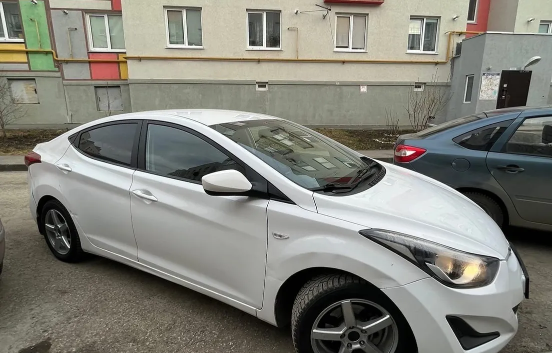 Hyundai Elantra 2013