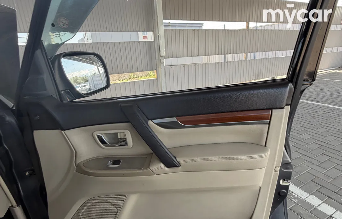 Mitsubishi Pajero 2007