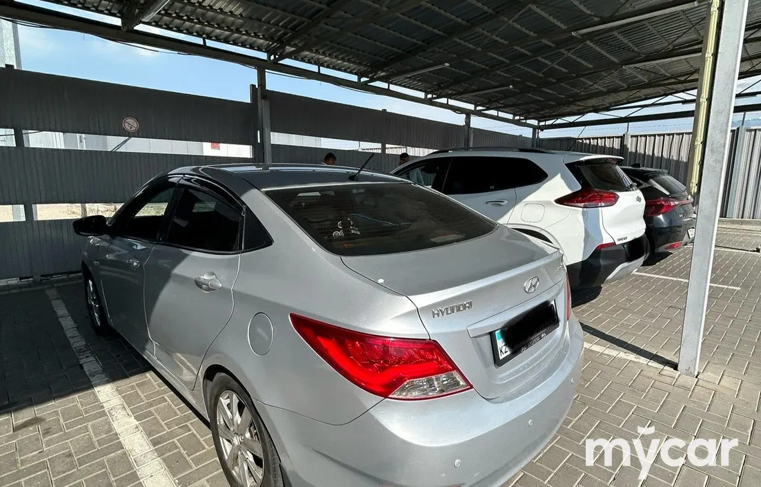 Hyundai Solaris 2011