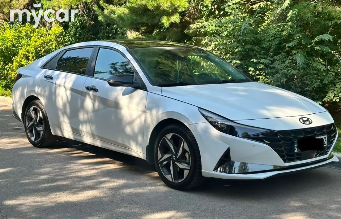 Hyundai Elantra 2023