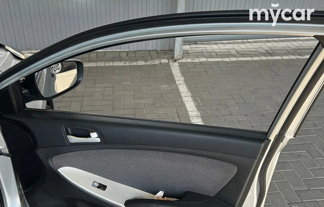 Hyundai Solaris 2011