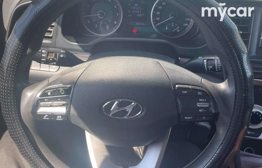 Hyundai Elantra 2020