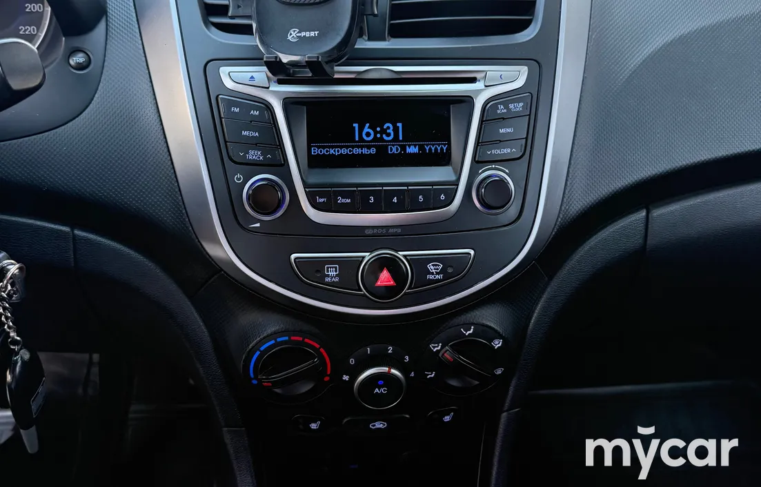 Hyundai Solaris 2015