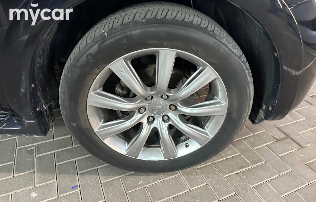 Infiniti QX56 2011