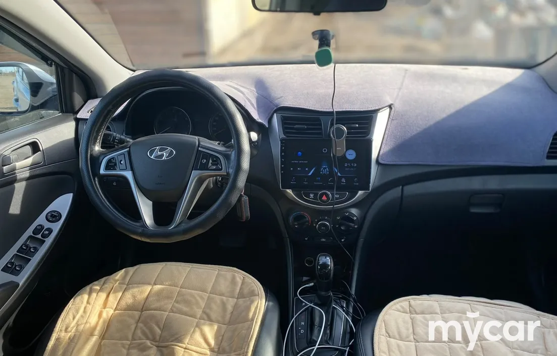 Hyundai Accent 2015