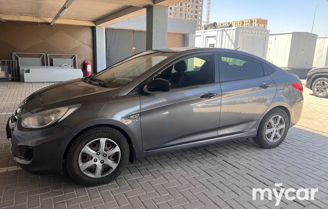 Hyundai Accent 2013
