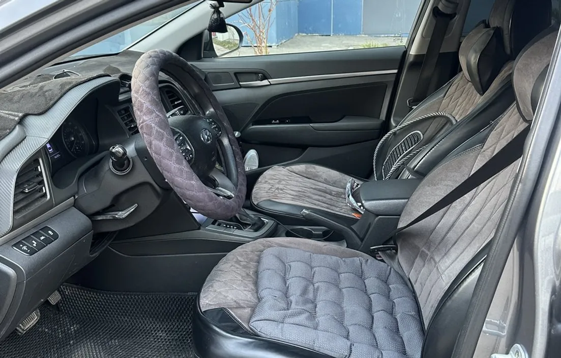 Hyundai Elantra 2019