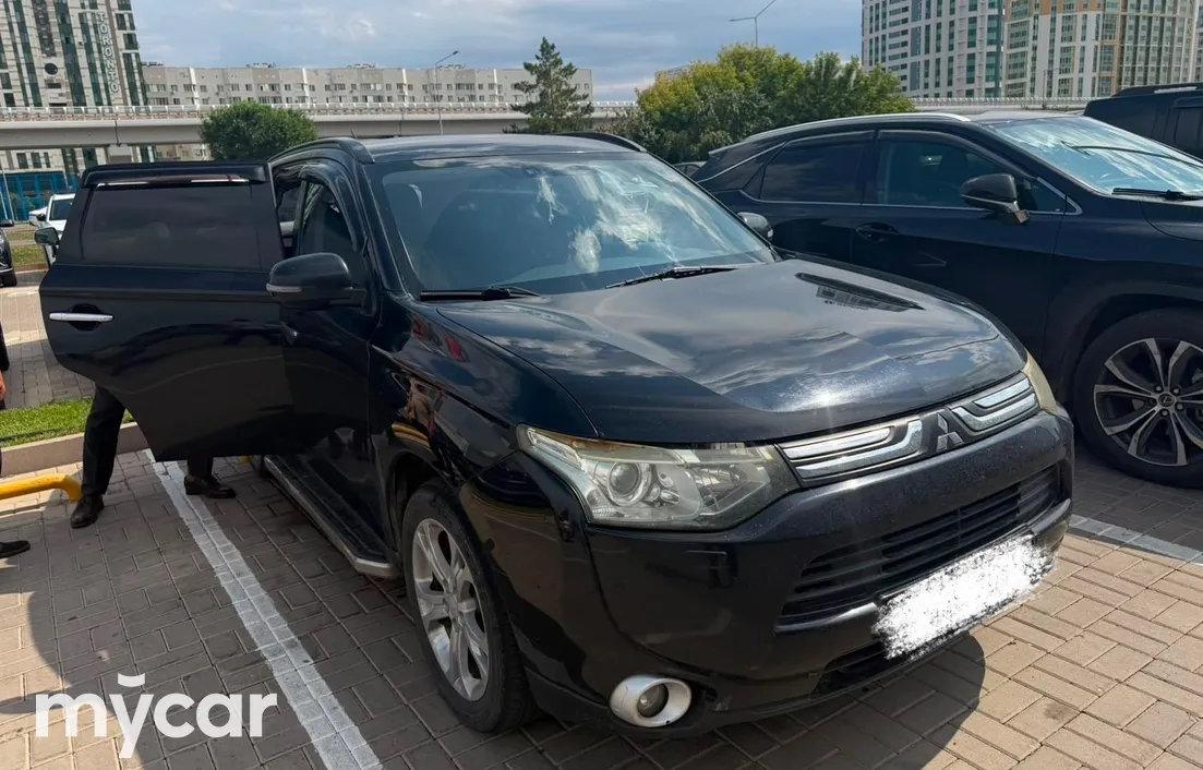 Mitsubishi Outlander 2013