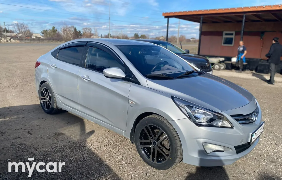 Hyundai Accent 2015