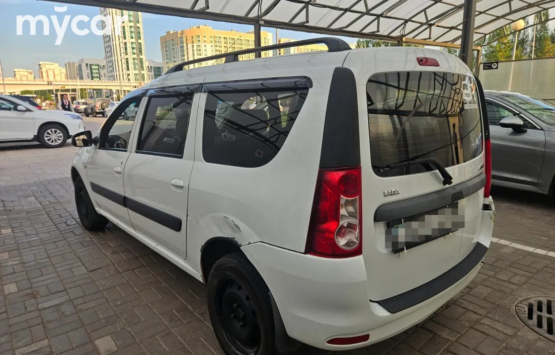 LADA Largus 2013