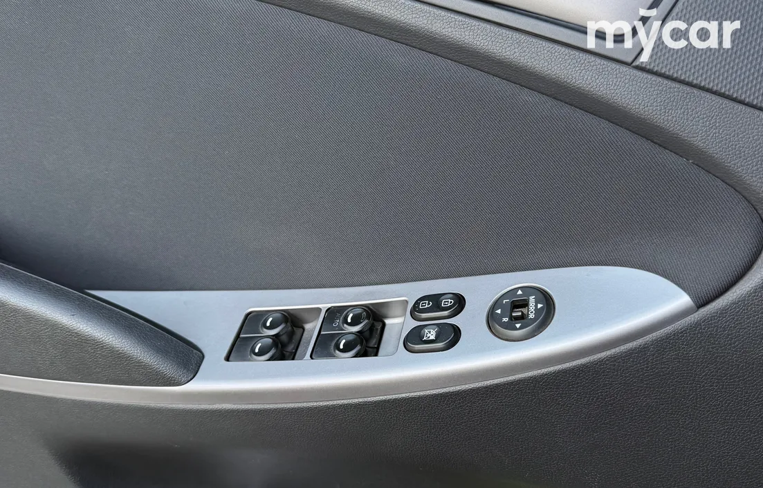 Hyundai Solaris 2015
