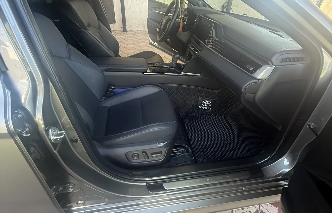Toyota Camry 2025