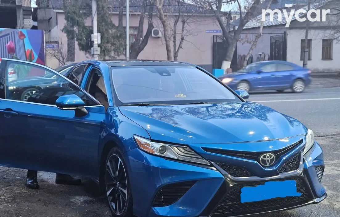Toyota Camry 2019
