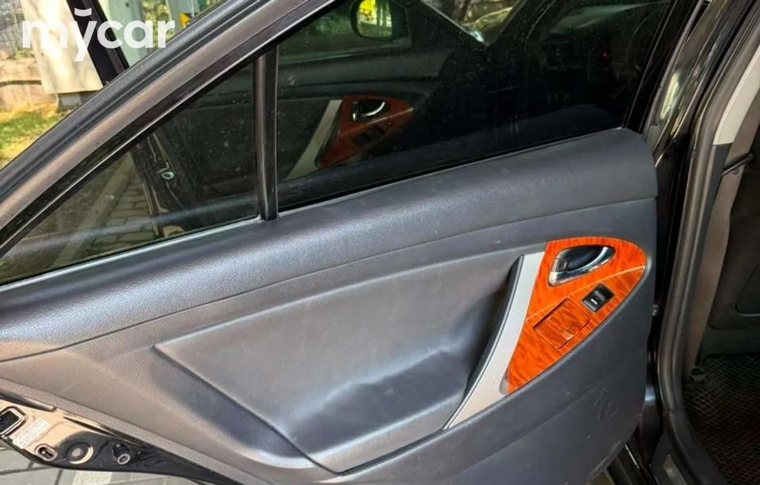 Toyota Camry 2011