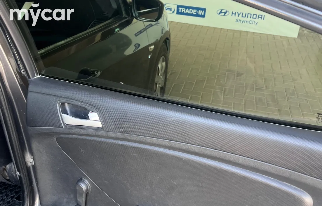 Hyundai Accent 2013