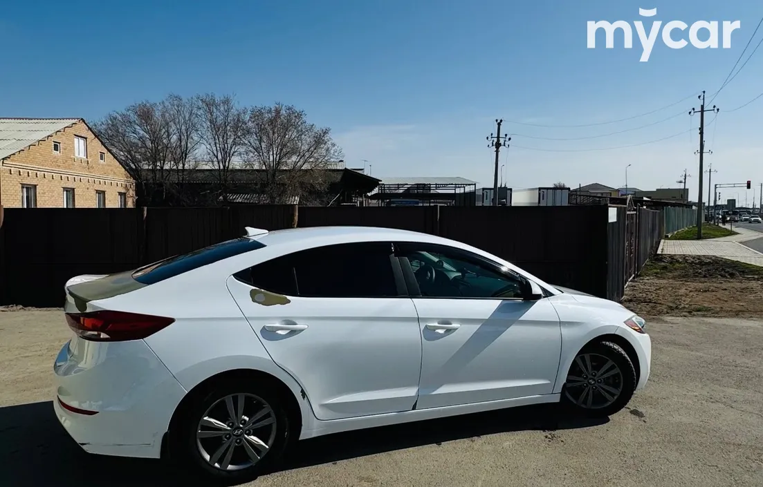 Hyundai Elantra 2017