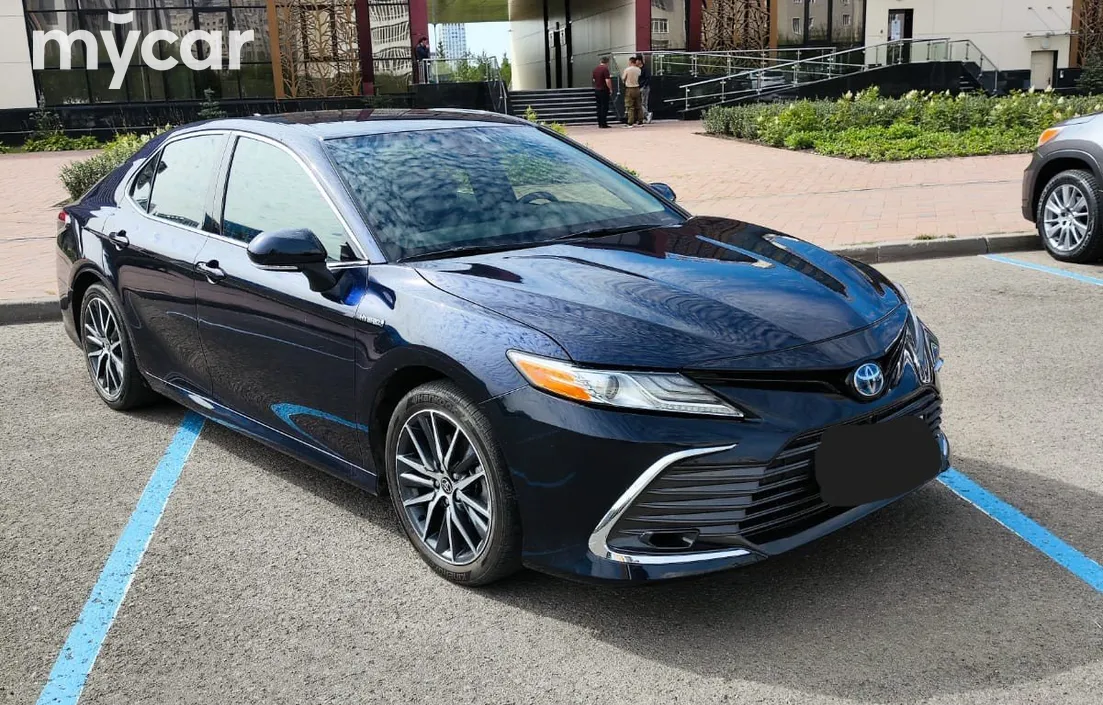 Toyota Camry 2021
