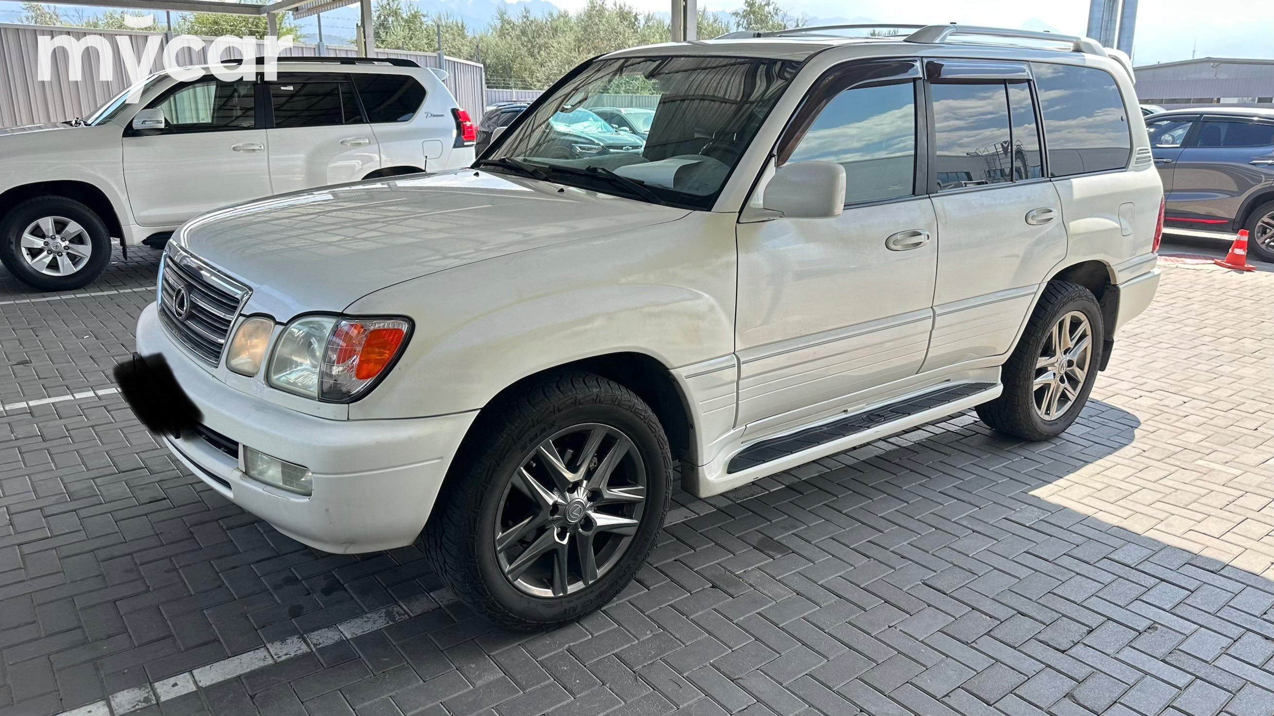 Lexus LX 2004