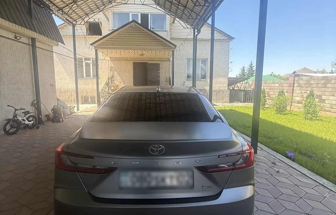 Toyota Camry 2025