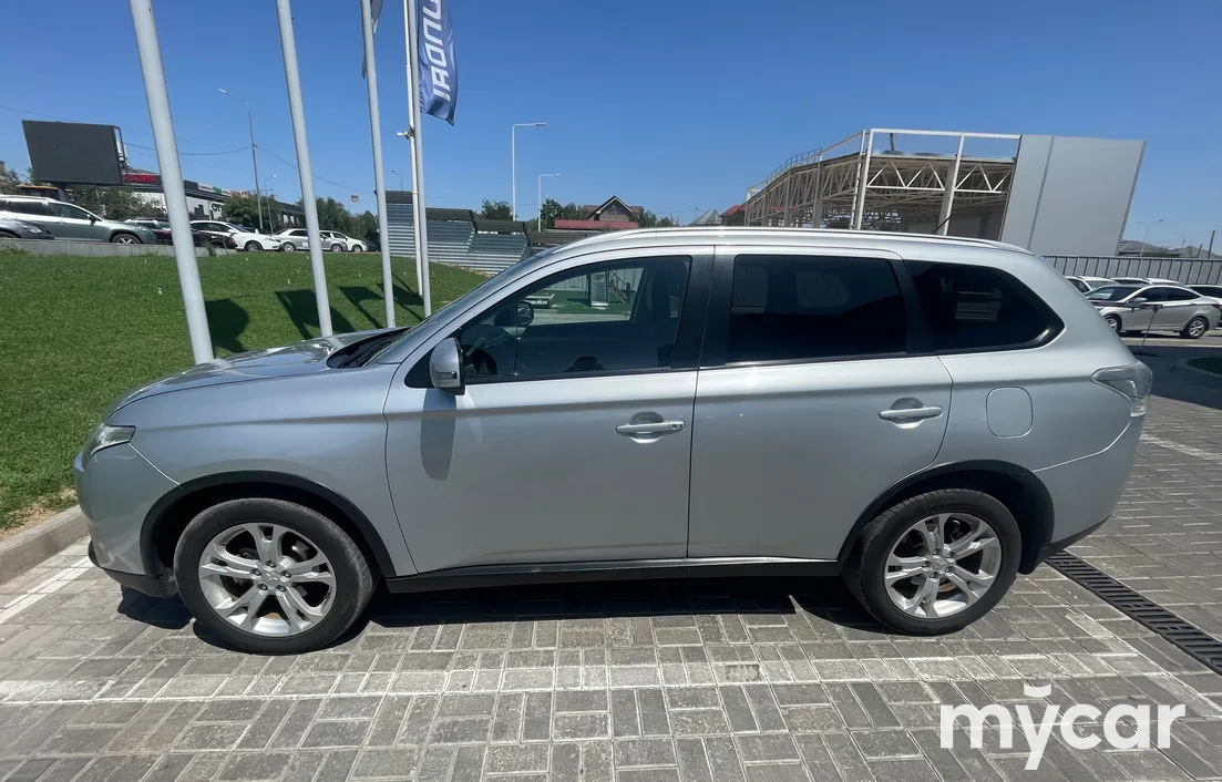 Mitsubishi Outlander 2014