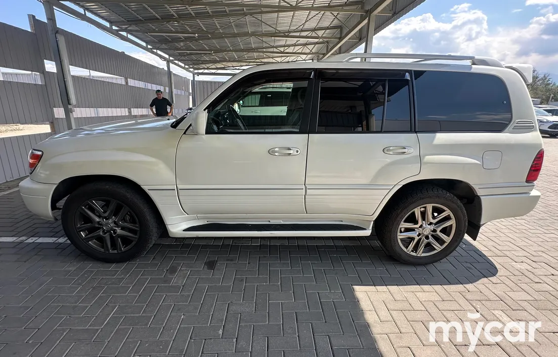 Lexus LX 2004