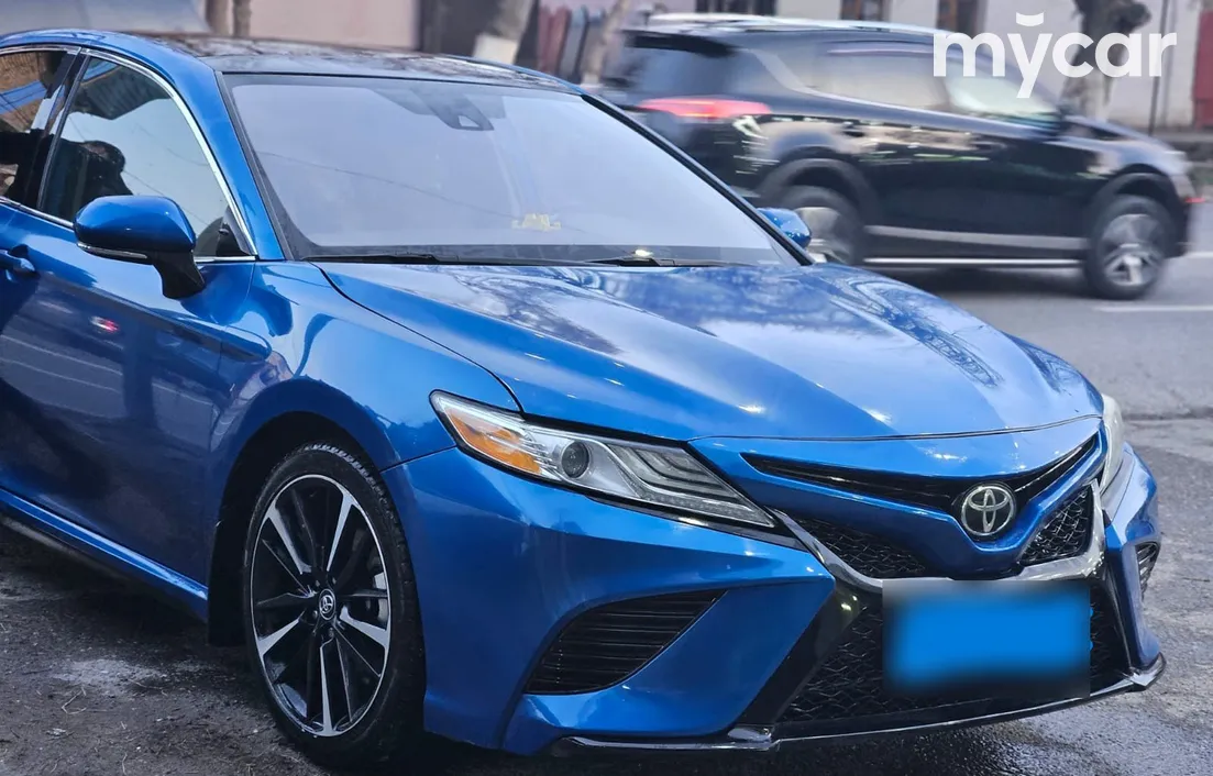 Toyota Camry 2019