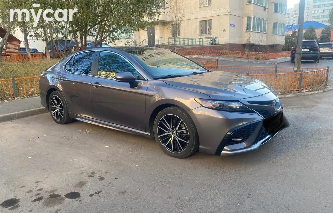 Toyota Camry 2021